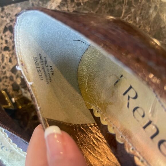 J Renee Gold Framed Heel! - Picture 4 of 15